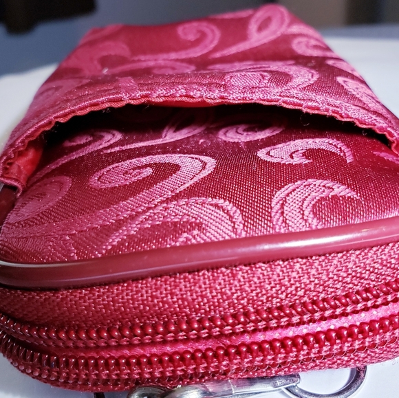 NEW Burgandy Zipper Pouch w/straps. - Picture 6 of 7